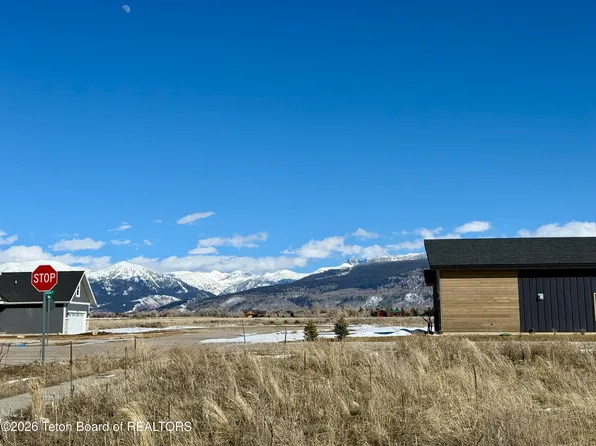 1045 Pawnee Rd, Driggs, ID 83422