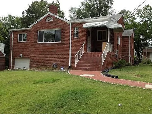 2005 Amherst Rd photo 1