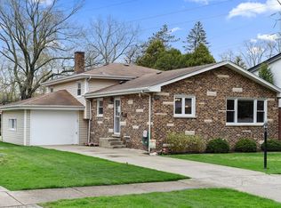 324 Park Dr, Northbrook, IL 60062
