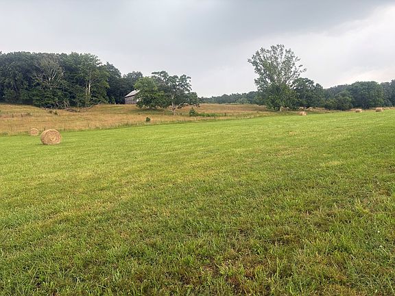 3rd image of 107 Hall Cemetery Rd