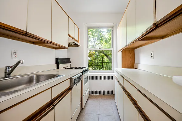 Sold by SBNY RE | media 27