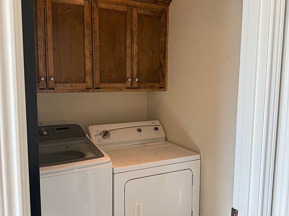 2nd image of 1675 Hillcrest Ct NW