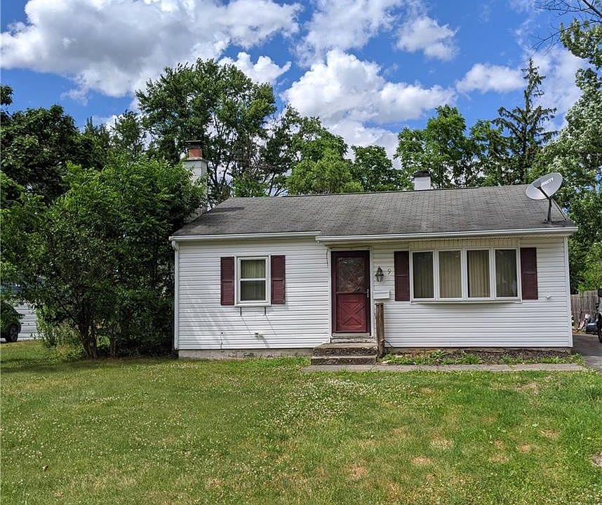 1st image of 9 Seneca Manor Dr
