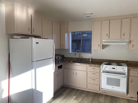 3rd image of 5086 Wilder Dr APT 2