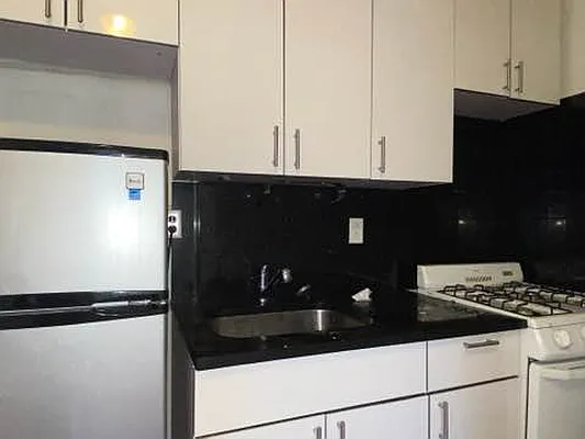 Rented by Compass | media 7