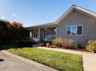 301 Windridge Ln, Bristol, RI 02809