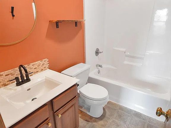 3rd image of 2398 Maxwell Dr