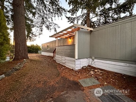 3rd image of 4040 Auburn Way S #51