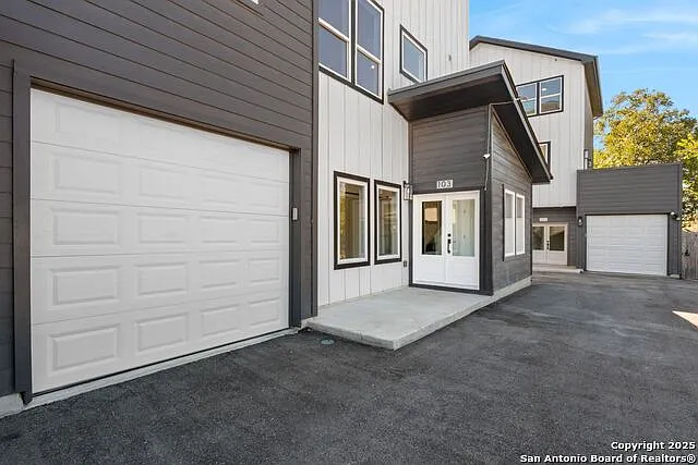 3 bed, 3.0 bath, 2016 sqft, $2,300 — Photo 3