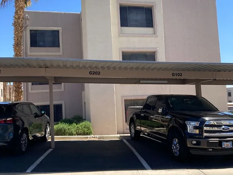 2060 Mesquite Ln #F105 — Photo 2
