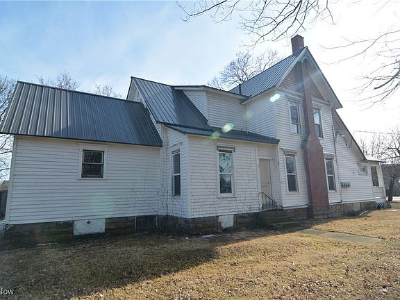 3rd image of 2912 W Erie Ave