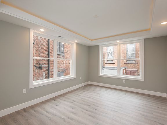 4th image of 1133 E Columbia Ave #304