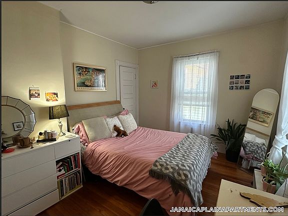4th image of 17 Woodlawn St #3