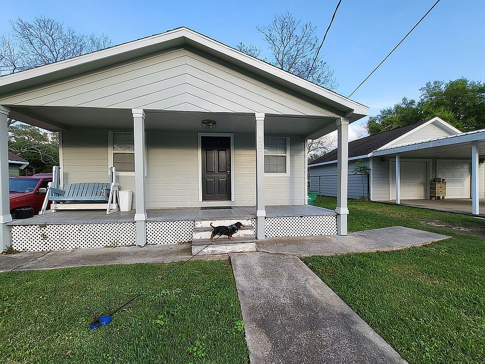 1st image of 208 E 1st St