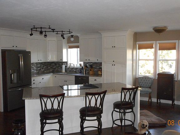 2nd image of 164 Lakeview Dr