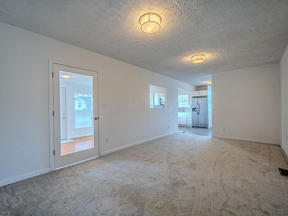 3rd image of 1113 Beverly Drive