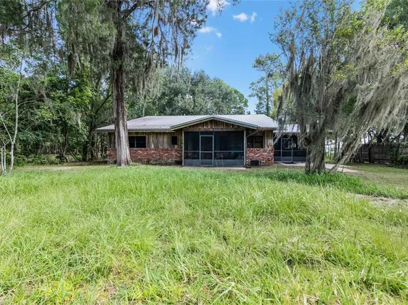 221 Lake Shore Dr, Pierson, FL 32180