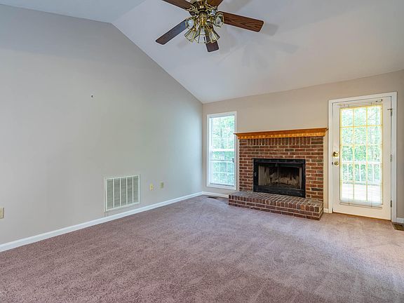 4th image of 1244 Clairmont Pl