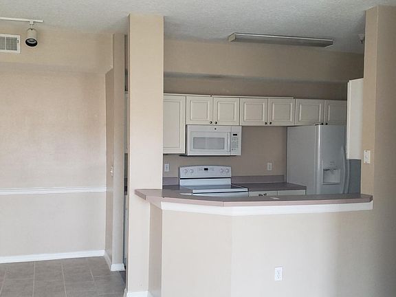 5th image of 5560 Metrowest Blvd Unit 105