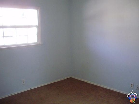 3rd image of 226 E Avenue P5