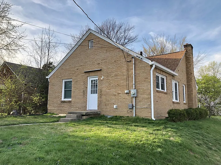 801 Berkley Rd — Photo 5