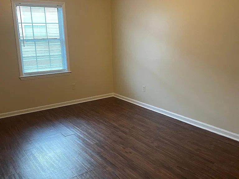 835 Center St #H — Photo 7