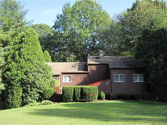 2nd image of 75 Fairlane Dr