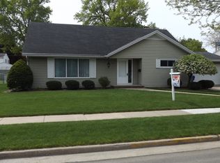 1037 E Pershing St, Appleton, WI 54911