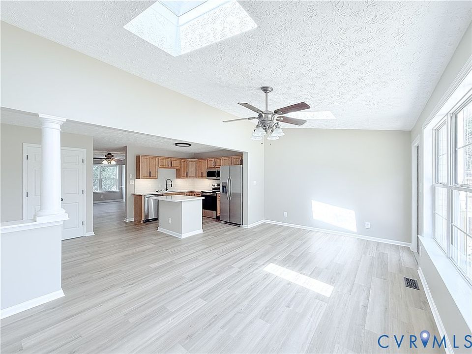1st image of 104 Charles St #104