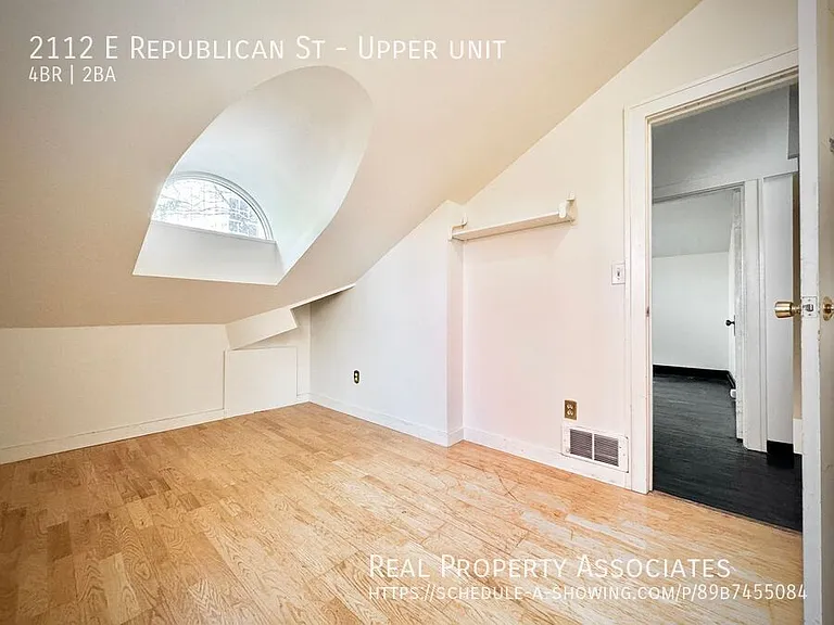 2112 E Republican St #UPPER — Photo 20
