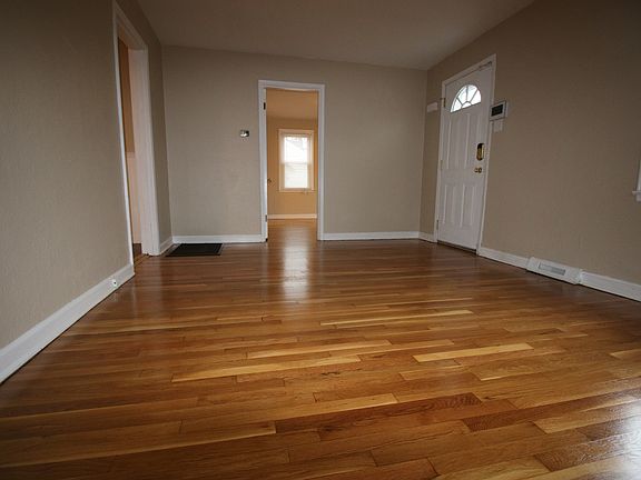 4th image of 7419 Jenwood Ave