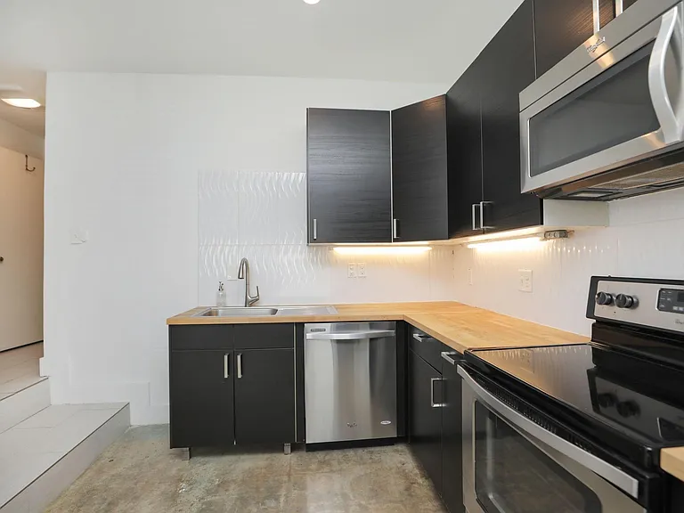 2215 Cleburne St — Photo 18