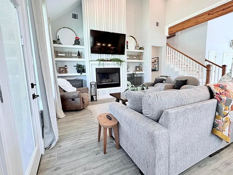 55 Ruskin Dr W — Photo 8