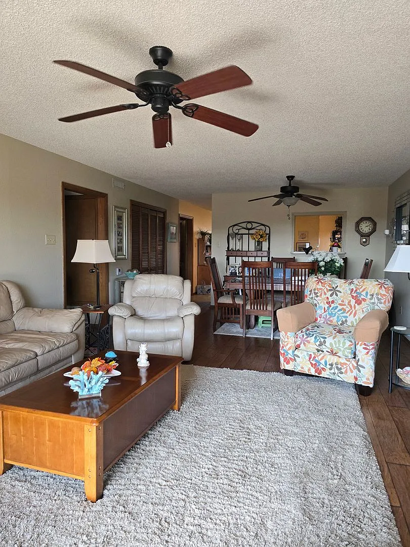 Building Photo - 210 Carl Dr #B6