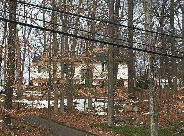 2nd image of 395 Thomaston Rd