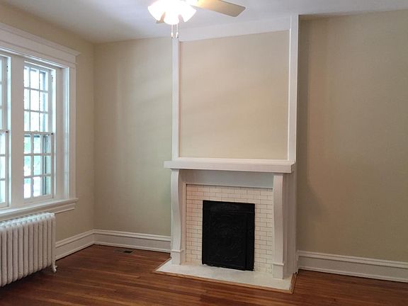 3rd image of 2209 Floyd Ave #1