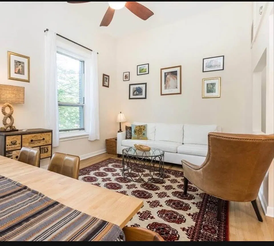 2 bed, 1100 sqft, $3,300 — Photo 2