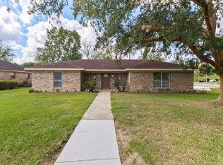 5815 Clint Ln, Beaumont, TX 77713