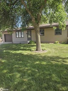 103 Briar Cove Rd, Algona, IA, 50511