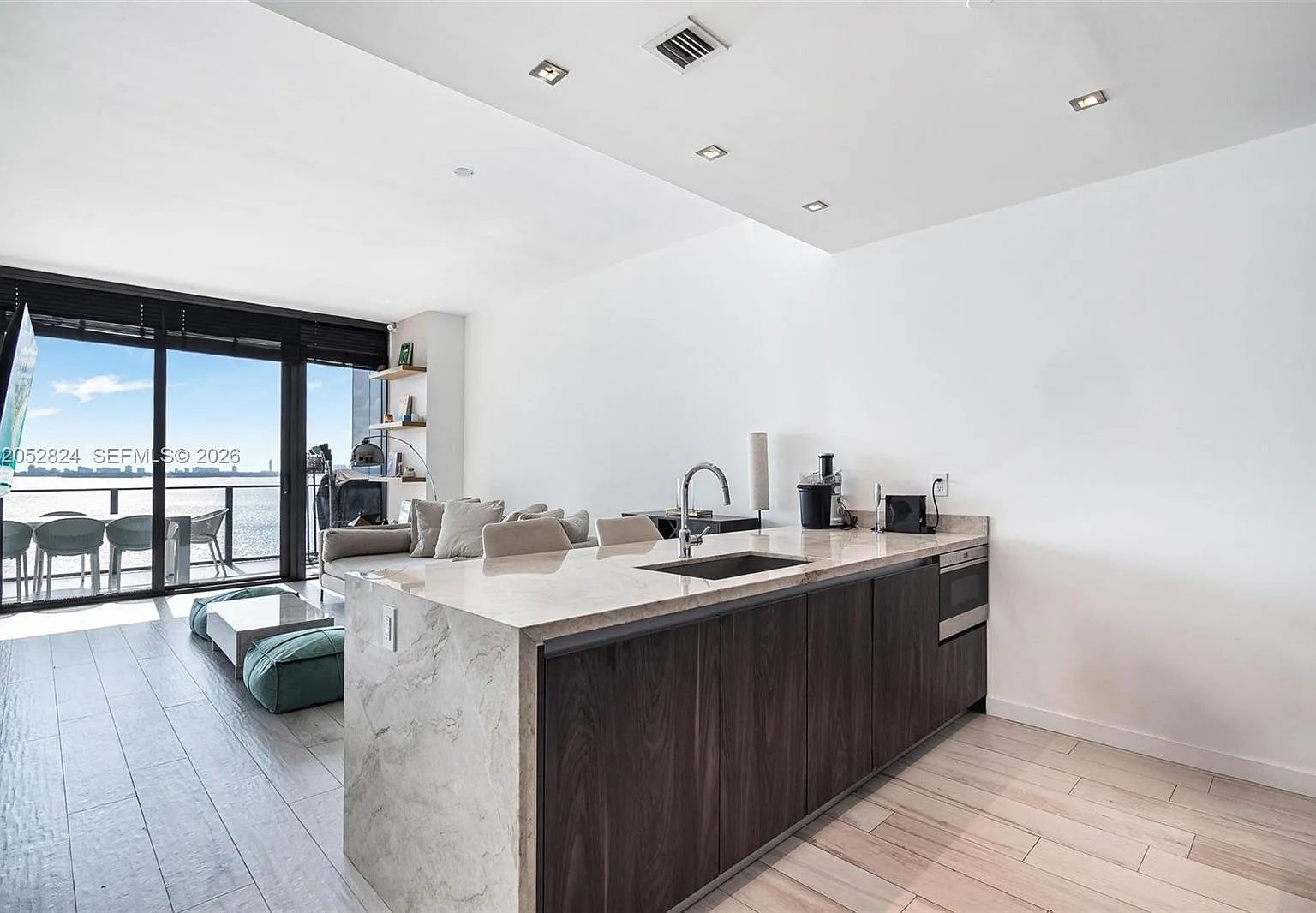 Gran Paraiso Condo — Photo 4