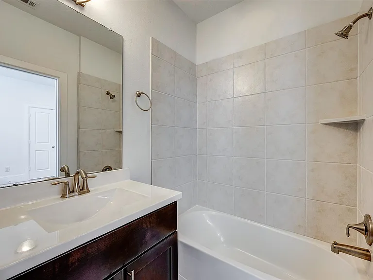 1413 Patterson St — Photo 32