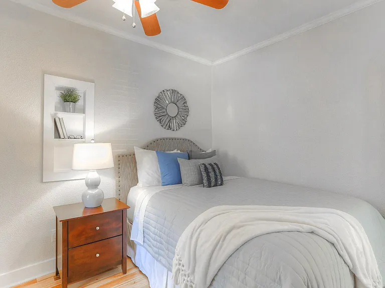 2904 W Estrella St #5 — Photo 14