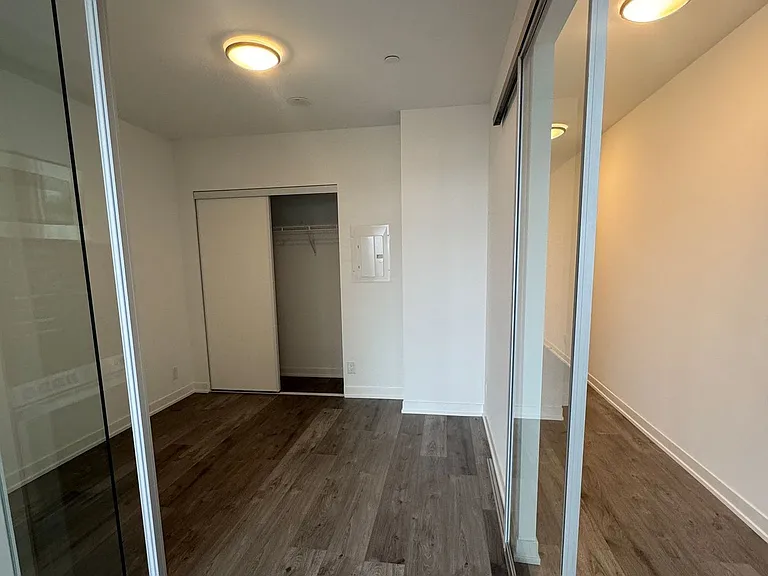 285 Dufferin St #501 — Photo 8
