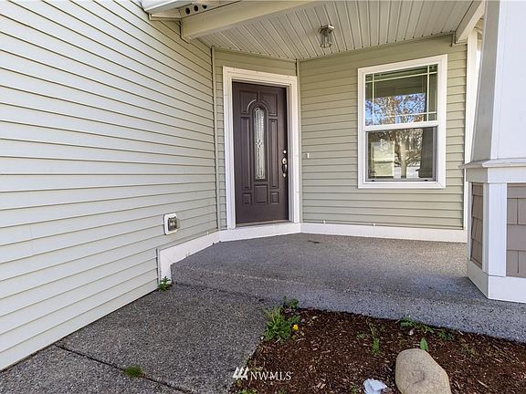 5th image of 17703 Silver Creek Ave E