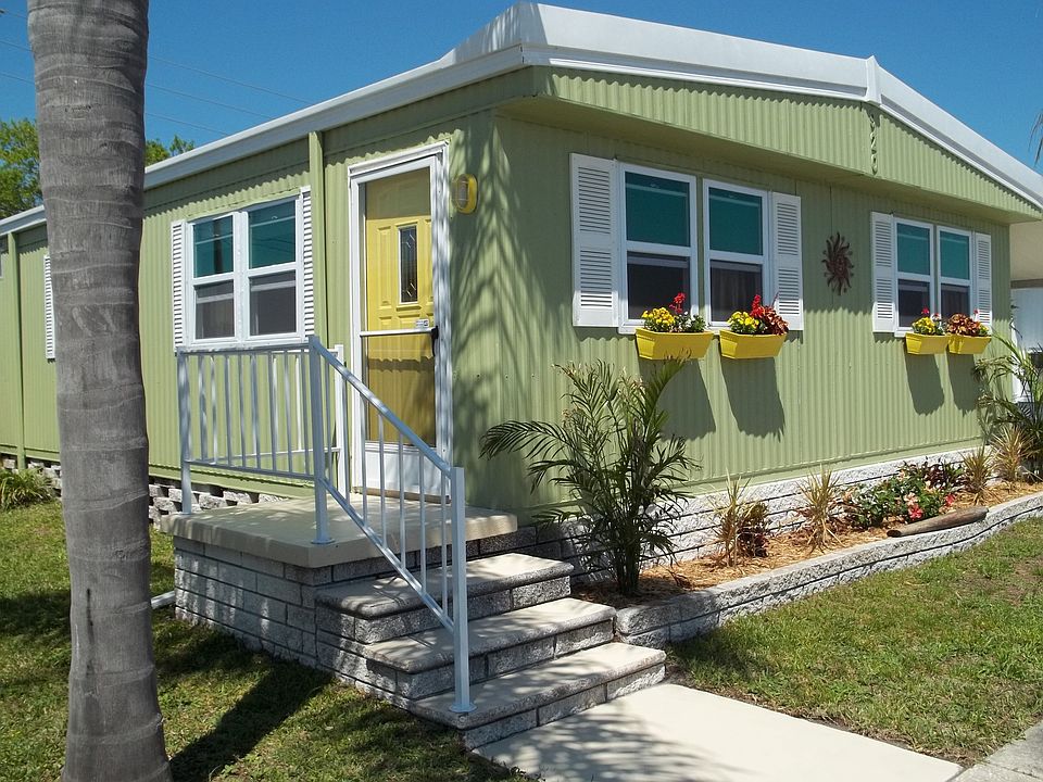 Tropical Paradise: Home Awaits!