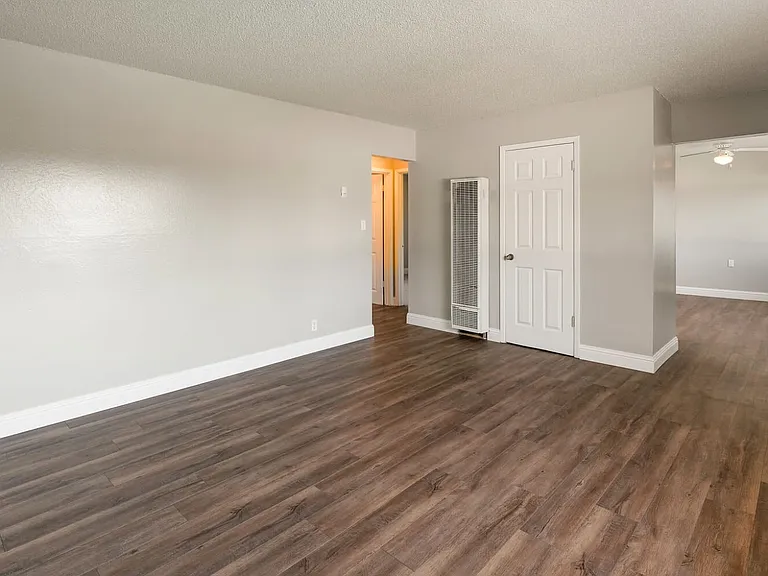 Garden Court Apartments — Photo 25