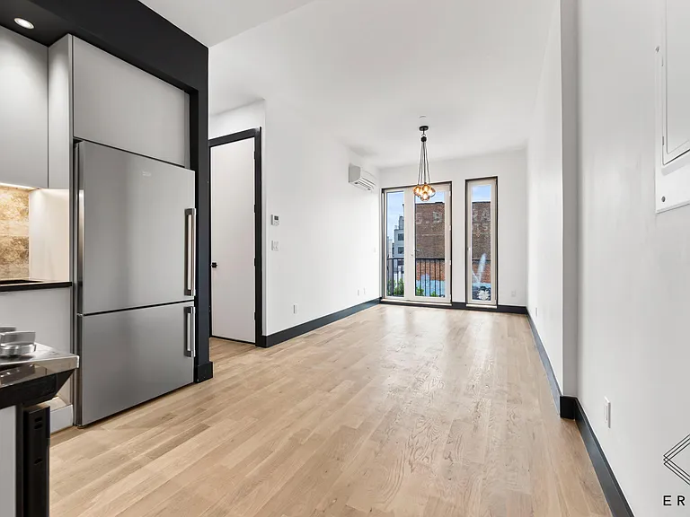 7 Melrose St #4L — Photo 5