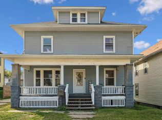 130 9th St, Silvis, IL 61282