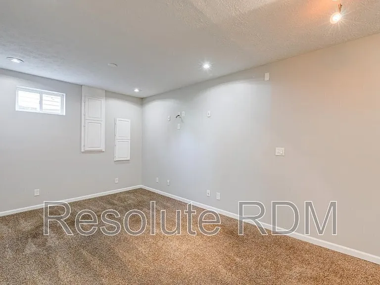 8262 Plumwood Ln — Photo 38