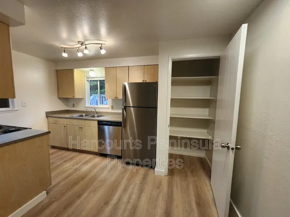 45 NE Torval Canyon Rd APT 4, Poulsbo, WA 98370